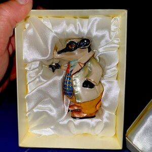 Hidden Treasures Wind of the Willows pewter enamel trinket figurine box